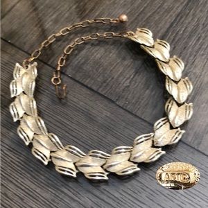 Vintage ART Light Gold-tone Leaf Choker Necklace